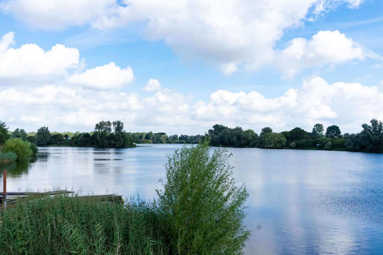Vakantiepark Aan De Maas Kerkdriel Esterno foto