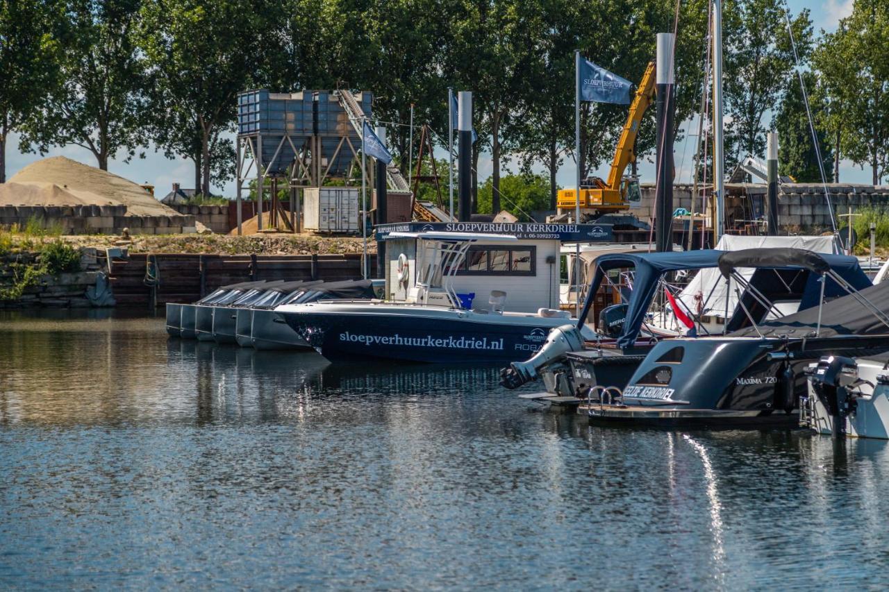 Vakantiepark Aan De Maas Kerkdriel Esterno foto