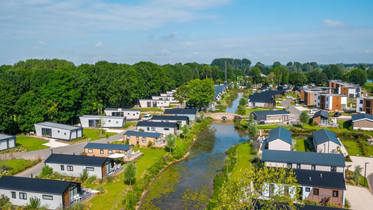 Vakantiepark Aan De Maas Kerkdriel Esterno foto